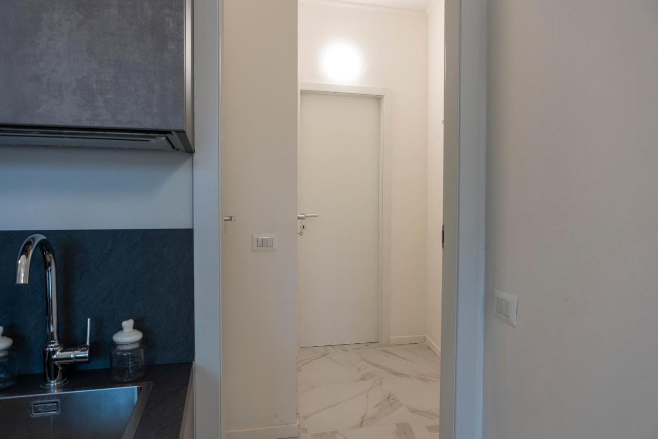 Santa Marta Apartments Милан Экстерьер фото