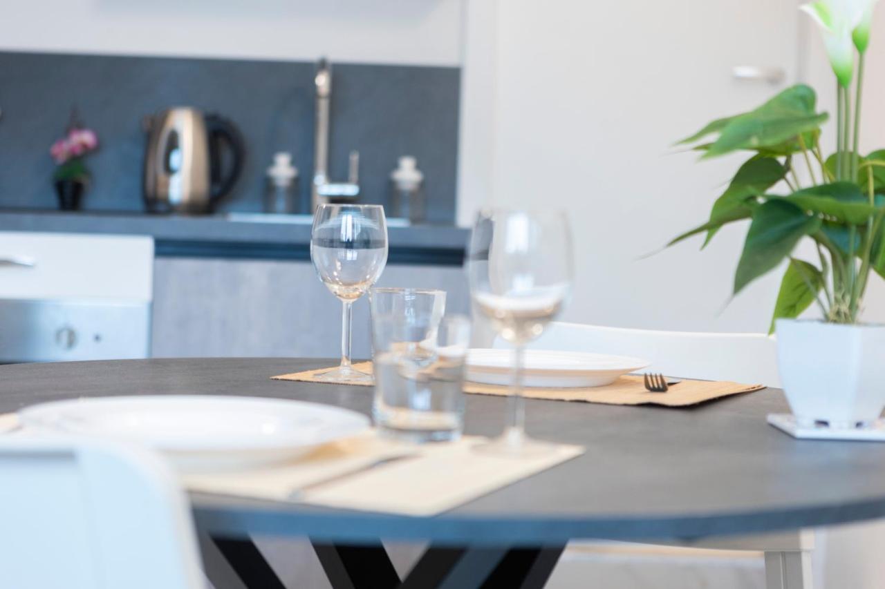 Santa Marta Apartments Милан Экстерьер фото